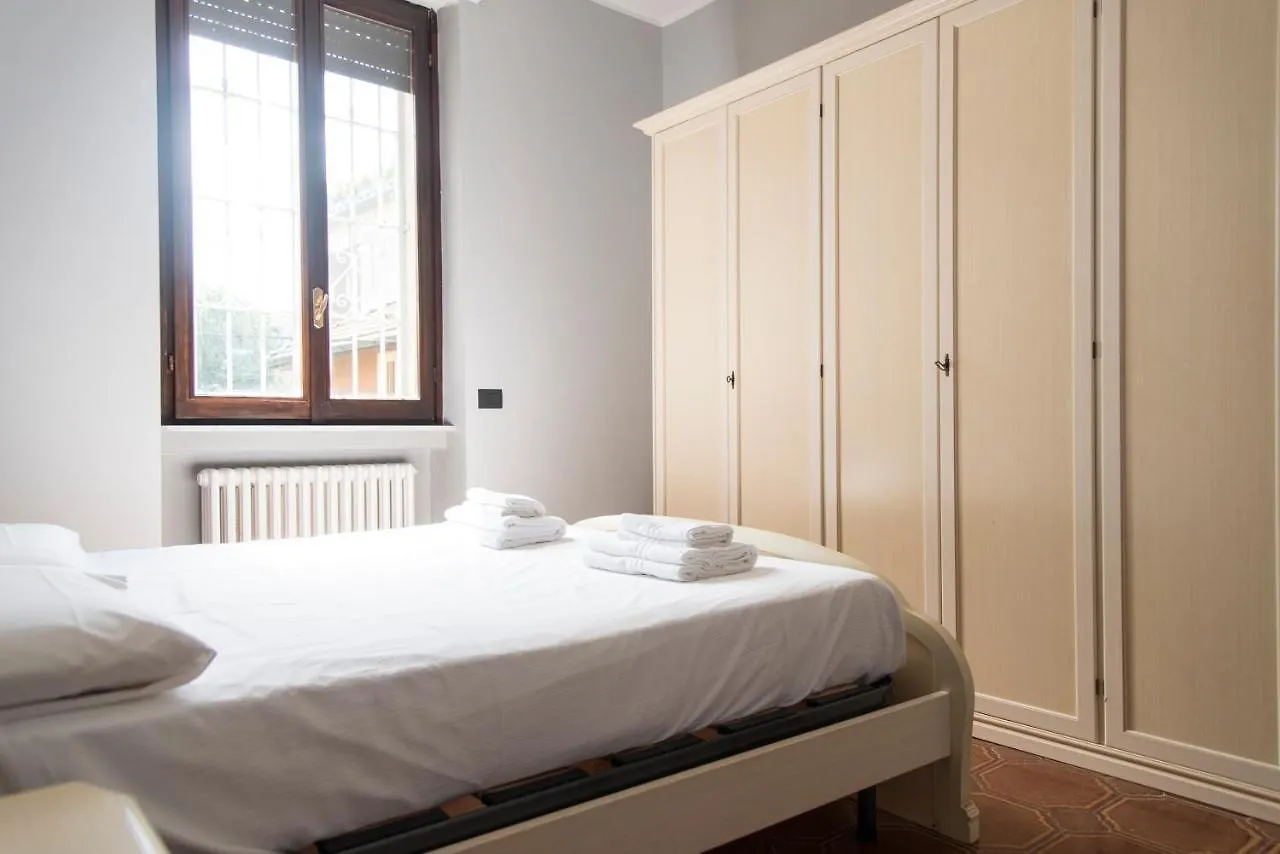 Youhosty - Marche 31 A Milan Italy