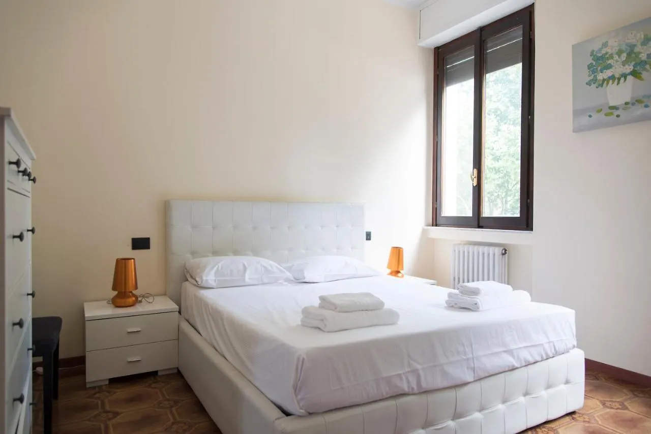 Youhosty - Marche 31 A Milan